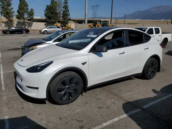 7SAYGDED6RF109727 2024 TESLA MODEL Y - Image 1