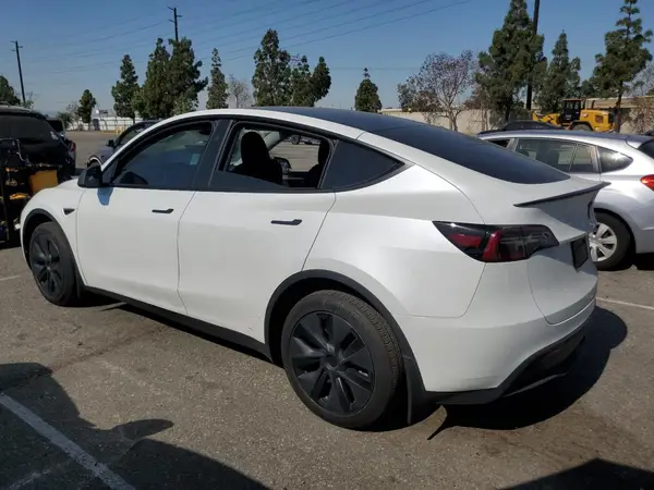 7SAYGDED6RF109727 2024 TESLA MODEL Y - Image 2
