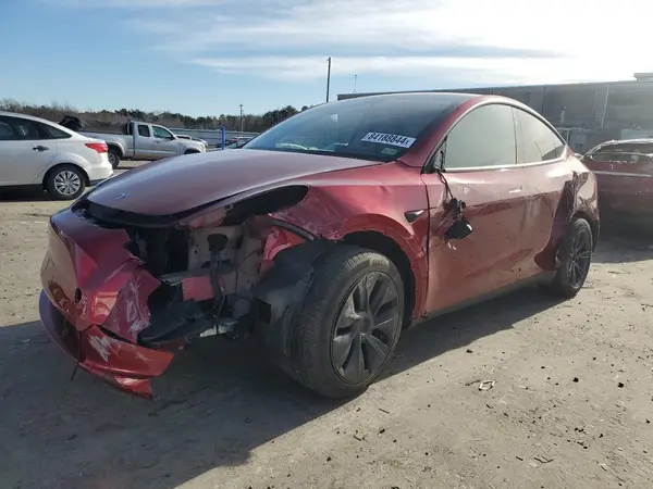 7SAYGDED6RF109906 2024 TESLA MODEL Y - Image 1