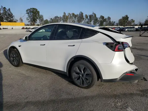 7SAYGDED6RF110635 2024 TESLA MODEL Y - Image 2