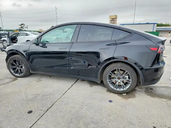 7SAYGDED6RF110733 2024 TESLA MODEL Y - Image 2