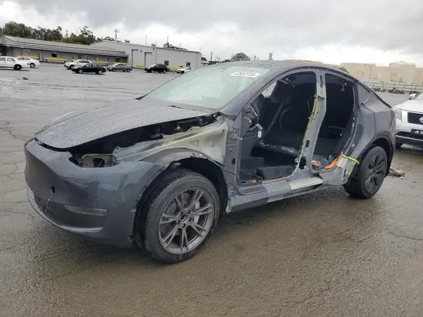 7SAYGDED6RF131193 2024 TESLA MODEL Y - Image 1