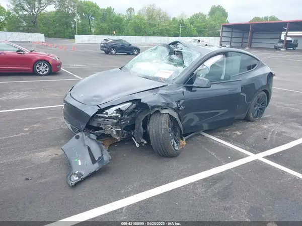 7SAYGDED6RF151881 2024 TESLA MODEL Y - Image 2