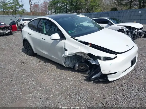 7SAYGDED6RF160936 2024 TESLA MODEL Y - Image 1