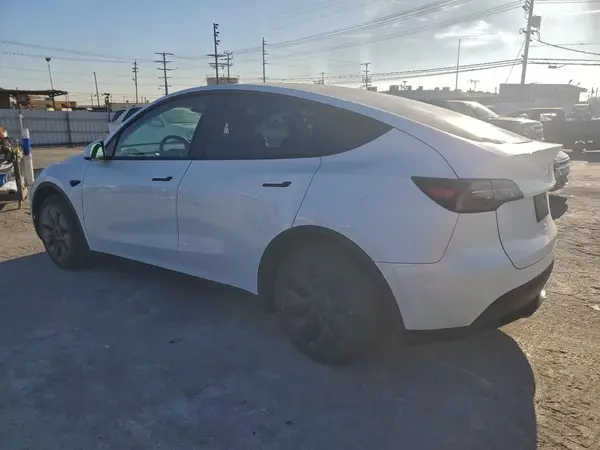 7SAYGDED6RF167532 2024 TESLA MODEL Y - Image 2