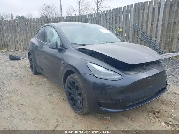 7SAYGDED6RF190762 2024 TESLA MODEL Y - Image 1