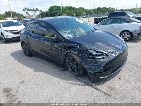 7SAYGDED6RF191135 2024 TESLA MODEL Y - Image 1