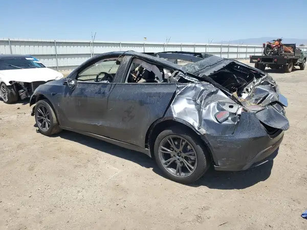 7SAYGDED6RF204899 2024 TESLA MODEL Y - Image 2