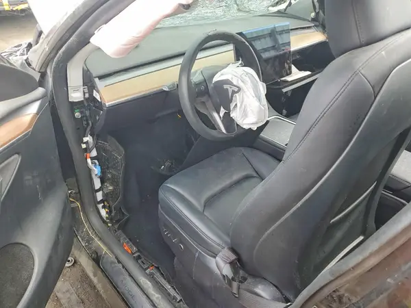 7SAYGDED6RF206541 2024 TESLA MODEL Y - Image 8