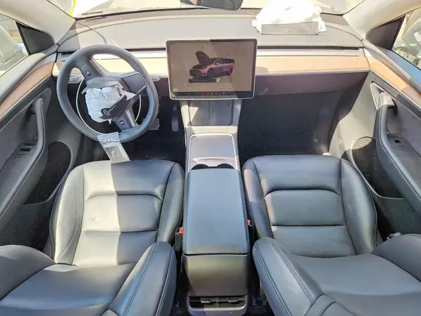 7SAYGDED6RF210976 2024 TESLA MODEL Y - Image 8