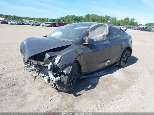 7SAYGDED6SA336984 2025 TESLA MODEL Y - Image 2