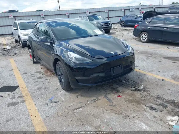 7SAYGDED6SA340405 2025 TESLA MODEL Y - Image 1
