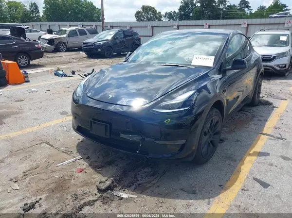 7SAYGDED6SA340405 2025 TESLA MODEL Y - Image 2