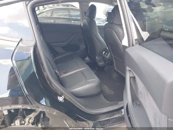 7SAYGDED6SA340405 2025 TESLA MODEL Y - Image 8