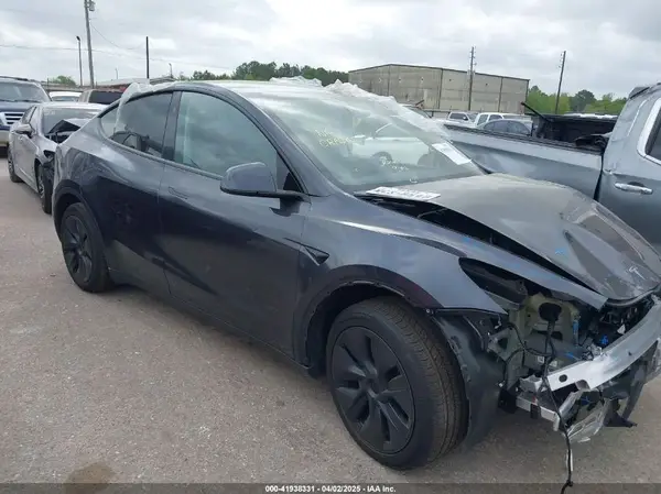7SAYGDED6SA357947 2025 TESLA MODEL Y - Image 1