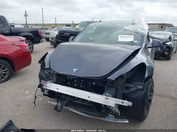 7SAYGDED6SA357947 2025 TESLA MODEL Y - Image 2
