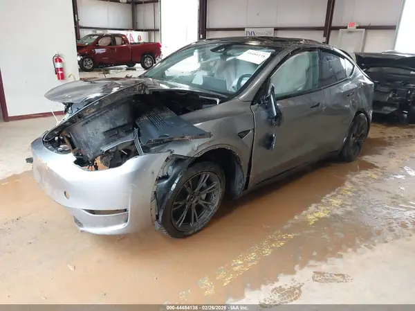 7SAYGDED6SA363697 2025 TESLA MODEL Y - Image 2