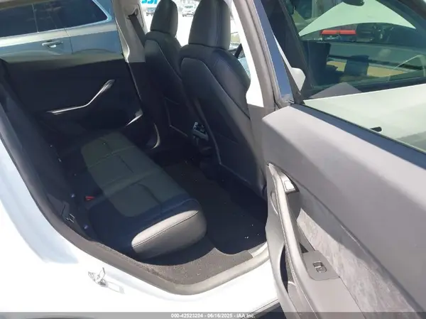 7SAYGDED6SA369726 2025 TESLA MODEL Y - Image 8