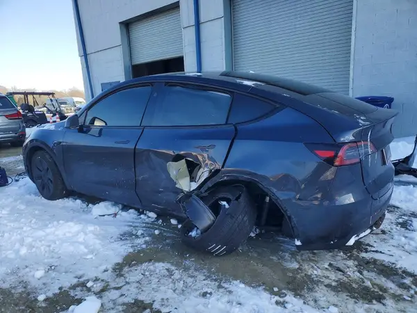 7SAYGDED6SA375378 2025 TESLA MODEL Y - Image 2