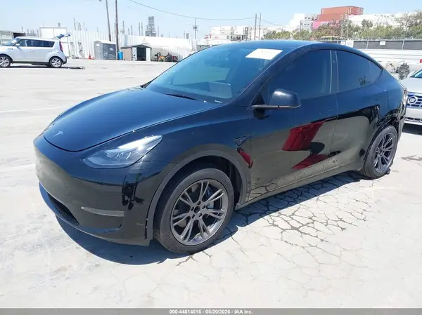 7SAYGDED6SA376997 2025 TESLA MODEL Y - Image 2