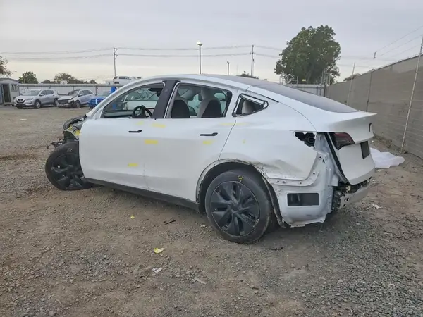 7SAYGDED6SF220851 2025 TESLA MODEL Y - Image 2
