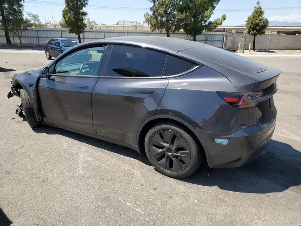 7SAYGDED6SF221160 2025 TESLA MODEL Y - Image 2