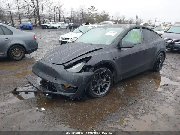 7SAYGDED6SF226035 2025 TESLA MODEL Y - Image 2