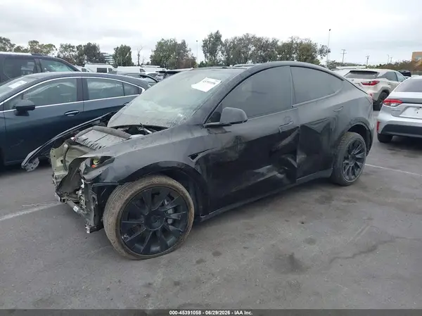7SAYGDED6SF228366 2025 TESLA MODEL Y - Image 2