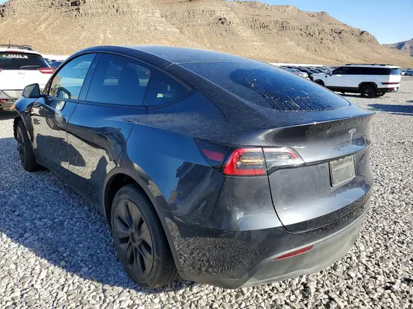 7SAYGDED6SF231266 2025 TESLA MODEL Y - Image 2