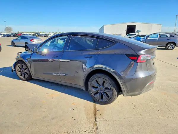 7SAYGDED6SF251047 2025 TESLA MODEL Y - Image 2