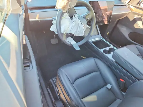 7SAYGDED6SF251047 2025 TESLA MODEL Y - Image 8