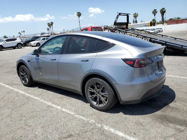 7SAYGDED6SF253901 2025 TESLA MODEL Y - Image 2