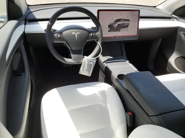 7SAYGDED6SF253901 2025 TESLA MODEL Y - Image 8