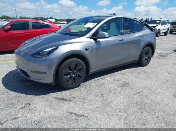 7SAYGDED6SF255115 2025 TESLA MODEL Y - Image 2