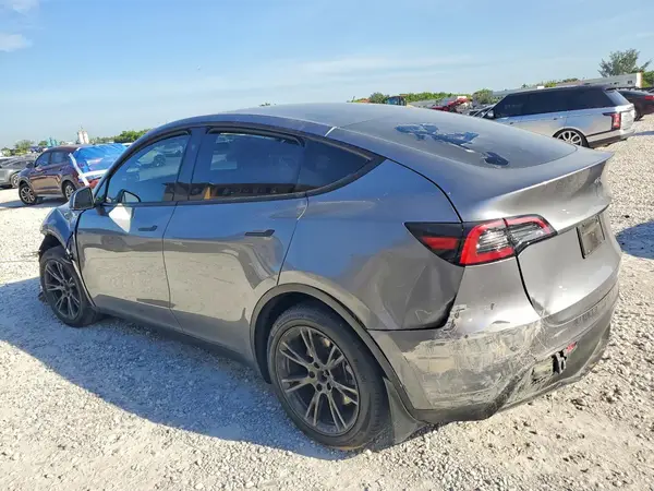 7SAYGDED6SF256667 2025 TESLA MODEL Y - Image 2