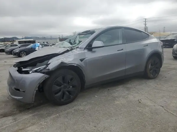 7SAYGDED6SF256765 2025 TESLA MODEL Y - Image 1