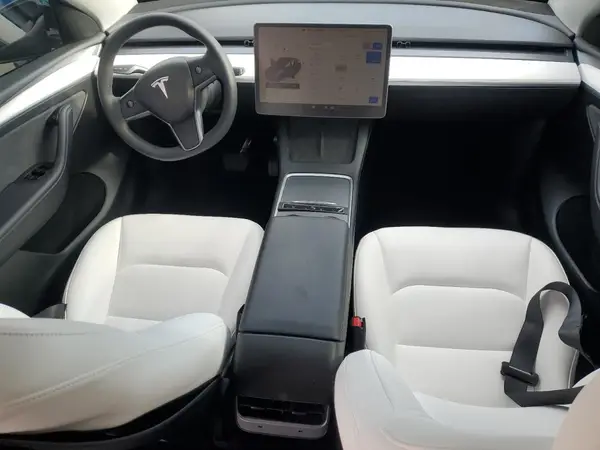7SAYGDED6SF279608 2025 TESLA MODEL Y - Image 8