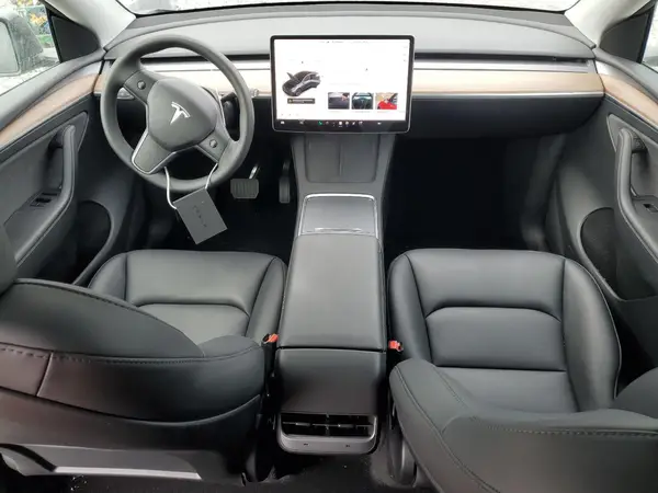 7SAYGDED6SF315216 2025 TESLA MODEL Y - Image 8
