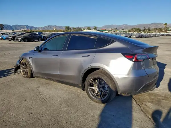 7SAYGDED6SF318908 2025 TESLA MODEL Y - Image 2