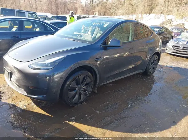 7SAYGDED6SF318987 2025 TESLA MODEL Y - Image 2