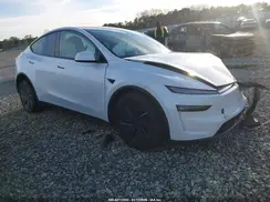 7SAYGDED6TA426735 2026 TESLA MODEL Y