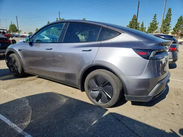 7SAYGDED6TA430588 2026 TESLA MODEL Y - Image 2