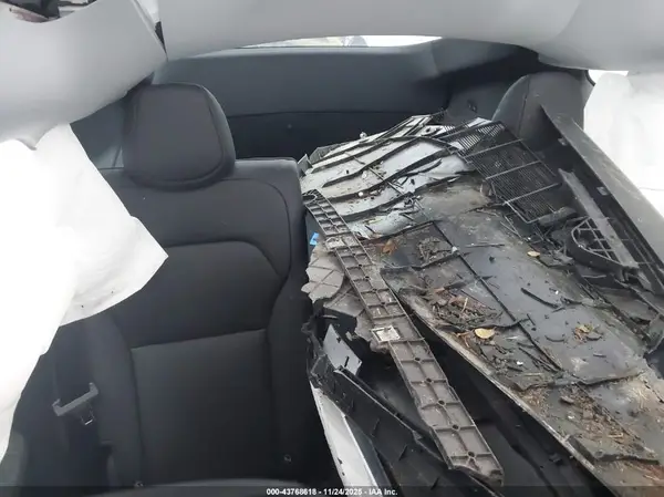 7SAYGDED6TA496803 2026 TESLA MODEL Y - Image 8