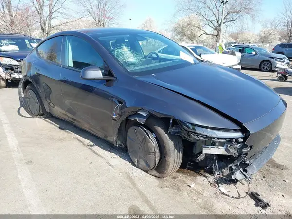 7SAYGDED6TA590597 2026 TESLA MODEL Y - Image 1