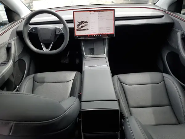 7SAYGDED6TF384070 2026 TESLA MODEL Y - Image 8