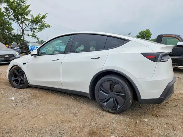 7SAYGDED6TF385915 2026 TESLA MODEL Y - Image 2
