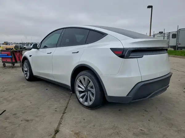7SAYGDED6TF401241 2026 TESLA MODEL Y - Image 2