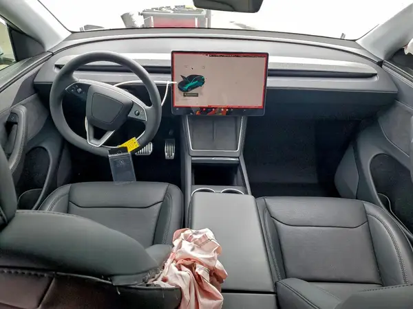 7SAYGDED6TF401241 2026 TESLA MODEL Y - Image 8