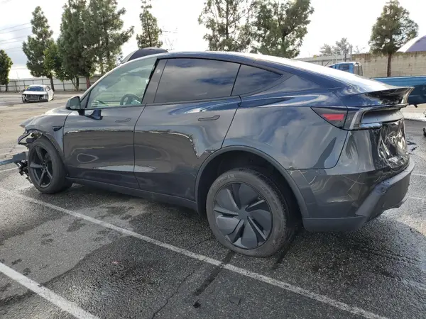 7SAYGDED6TF423398 2026 TESLA MODEL Y - Image 2