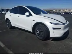 7SAYGDED6TF585032 2026 TESLA MODEL Y
